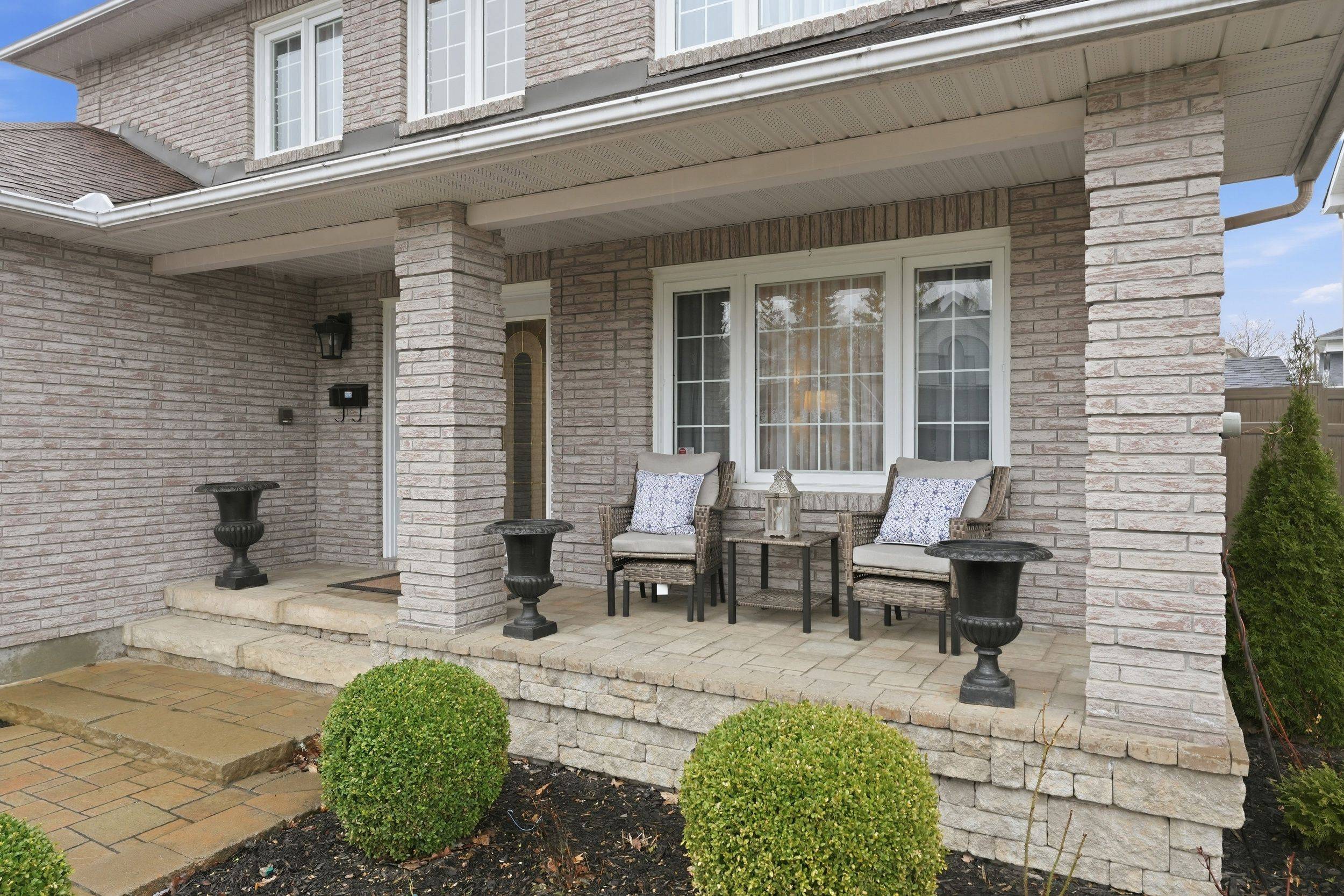 1144 Ambercrest ST, Cyrville - Carson Grove - Pineview, ON K1J 1A9