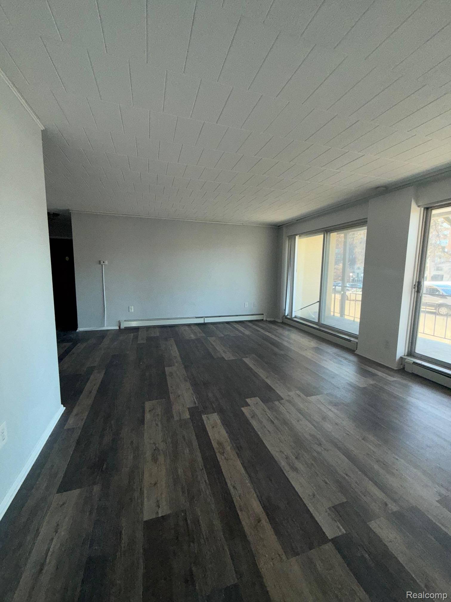 8300 E Jefferson Avenue #107, Detroit, MI 48214