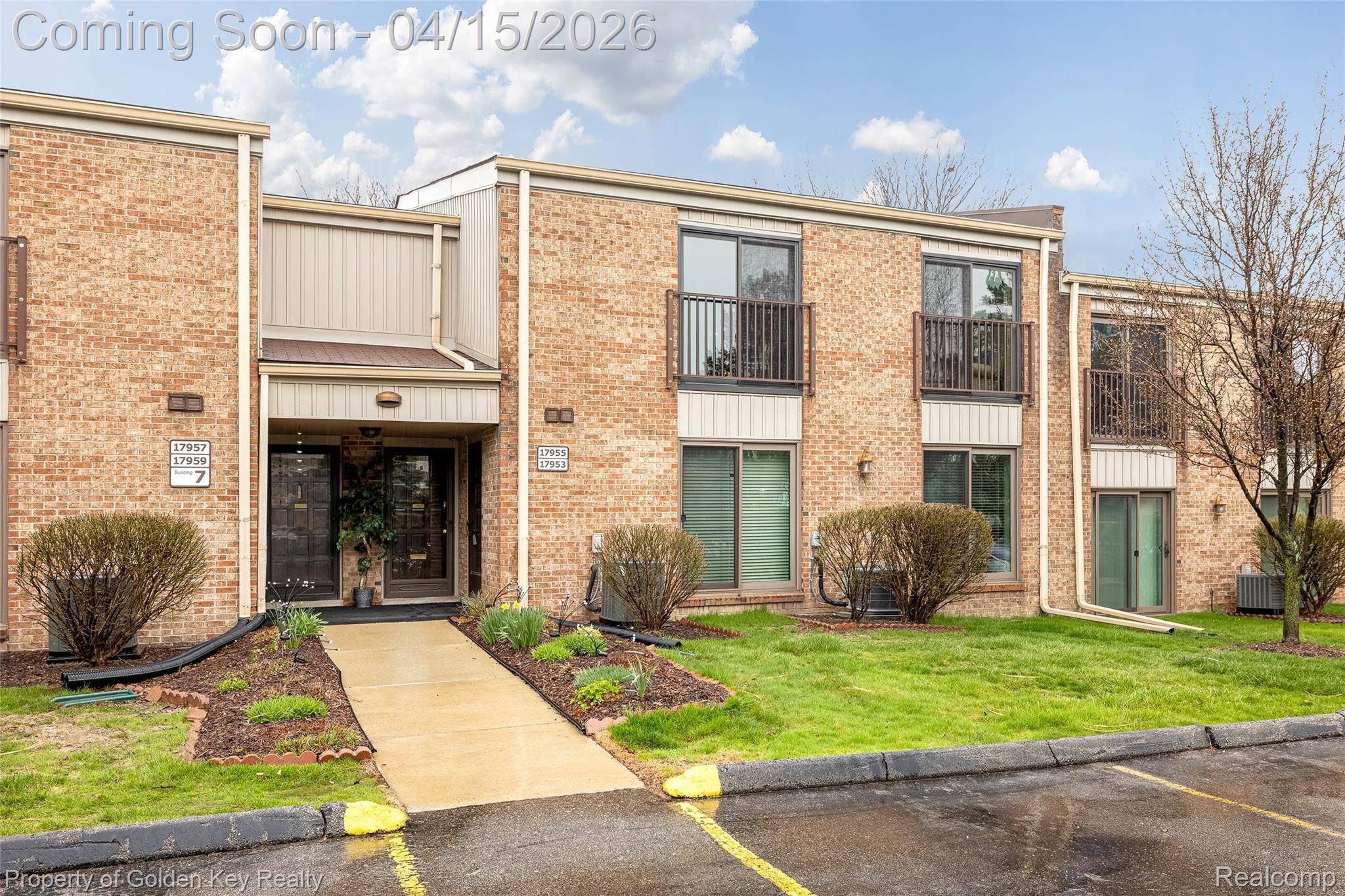 17953 University Park DR, Livonia, MI 48152