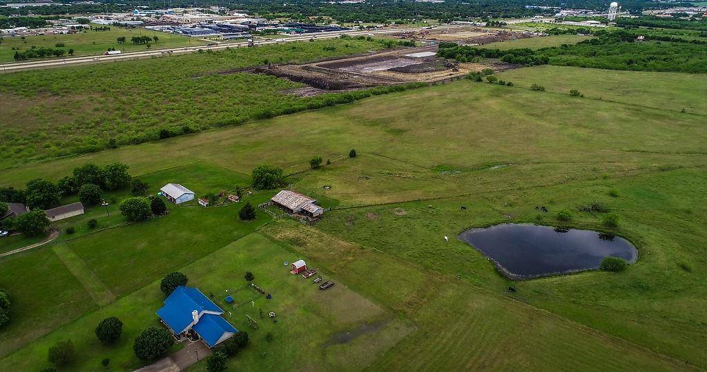 225 Valek Road, Ennis, TX 75119