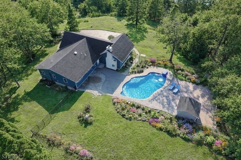 2 Rossi Dr, Clinton Twp., NJ 08809