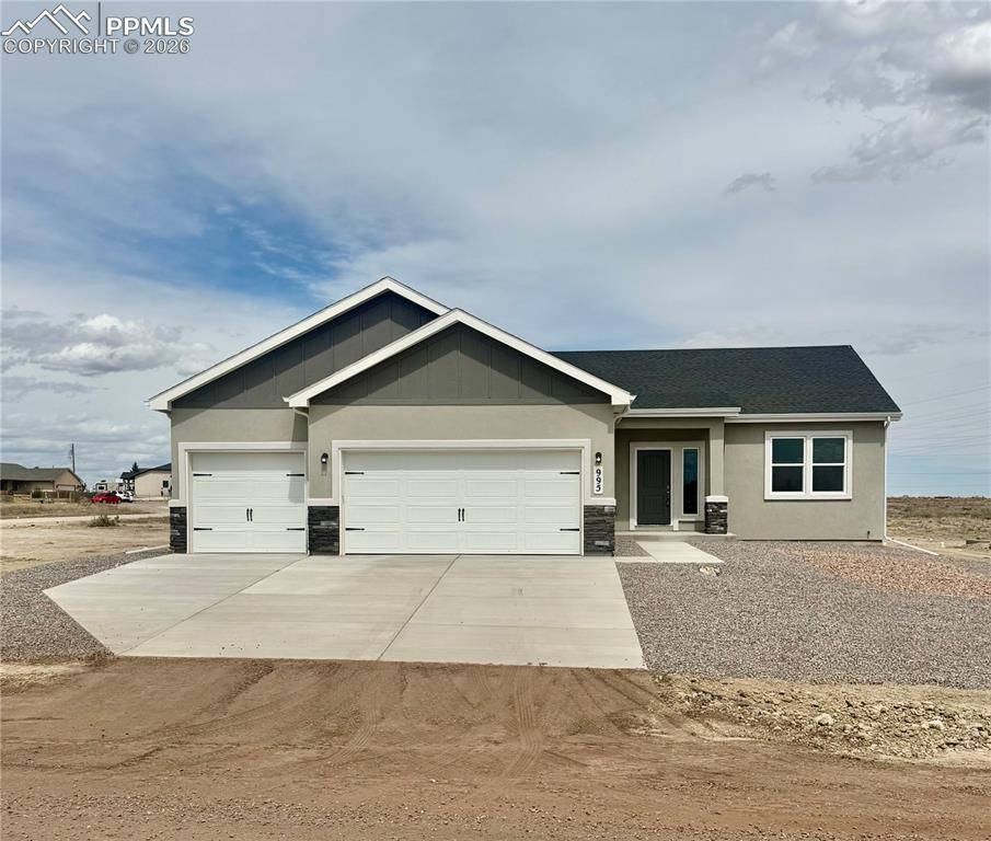 995 E Kirkwood DR, Pueblo, CO 81007