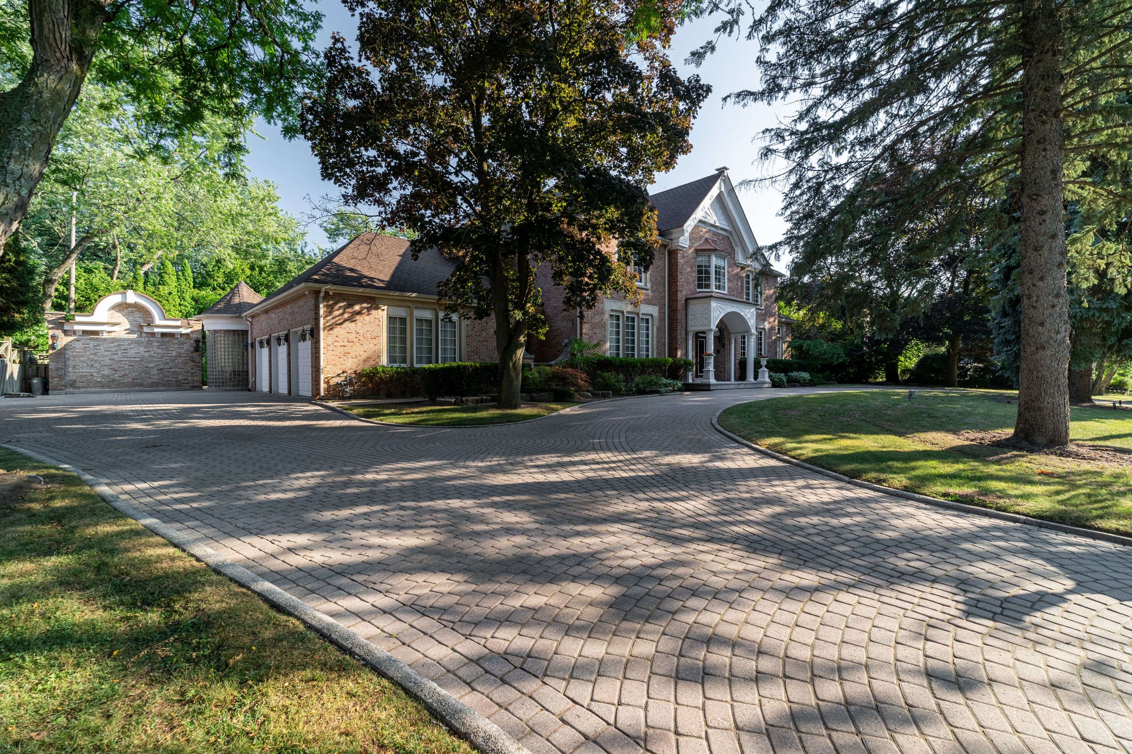 15 Daffodil AVE, Markham, ON L3T 1N2