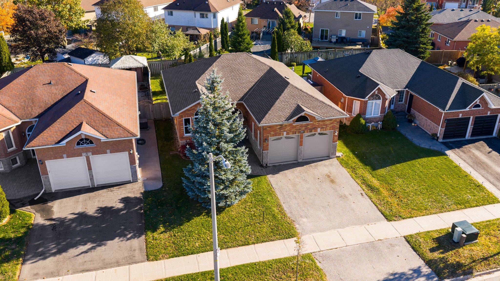 77 Marsellus DR, Barrie, ON L4N 8R6