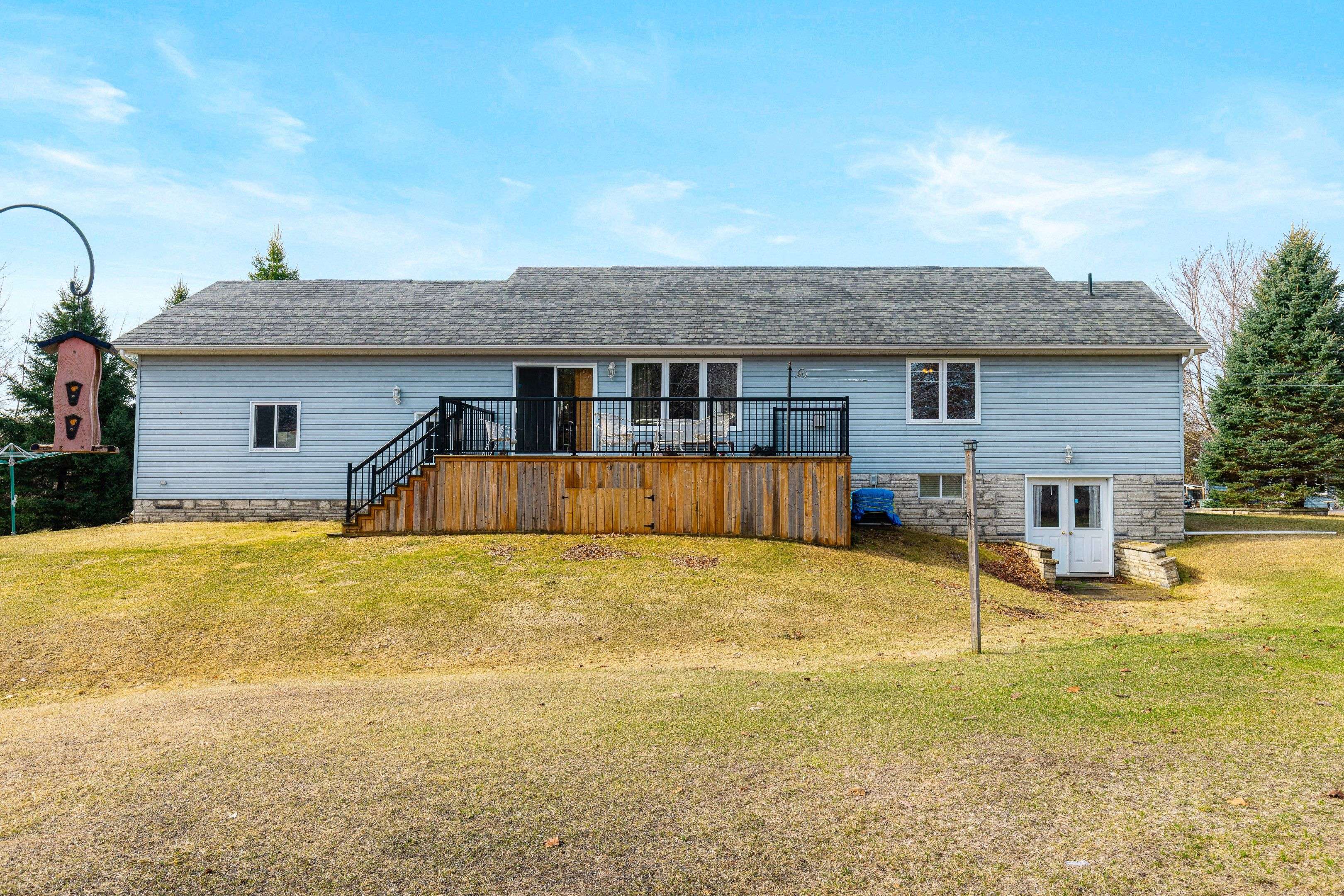 1561 Blue Church RD, Augusta, ON K0E 1T0