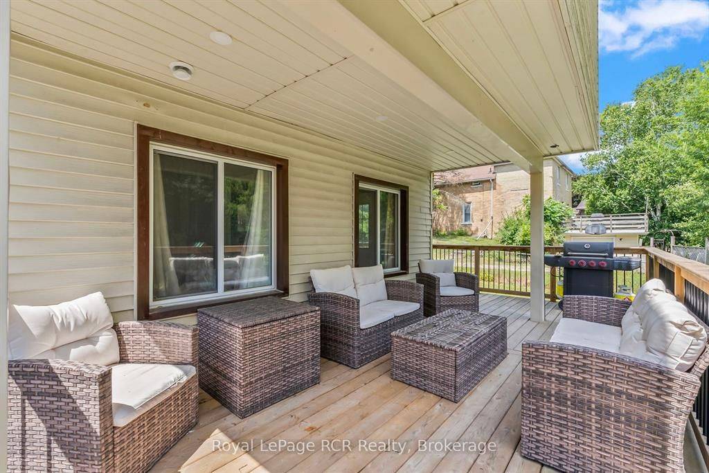 343 10th AVE, Hanover, ON N4N 2N4