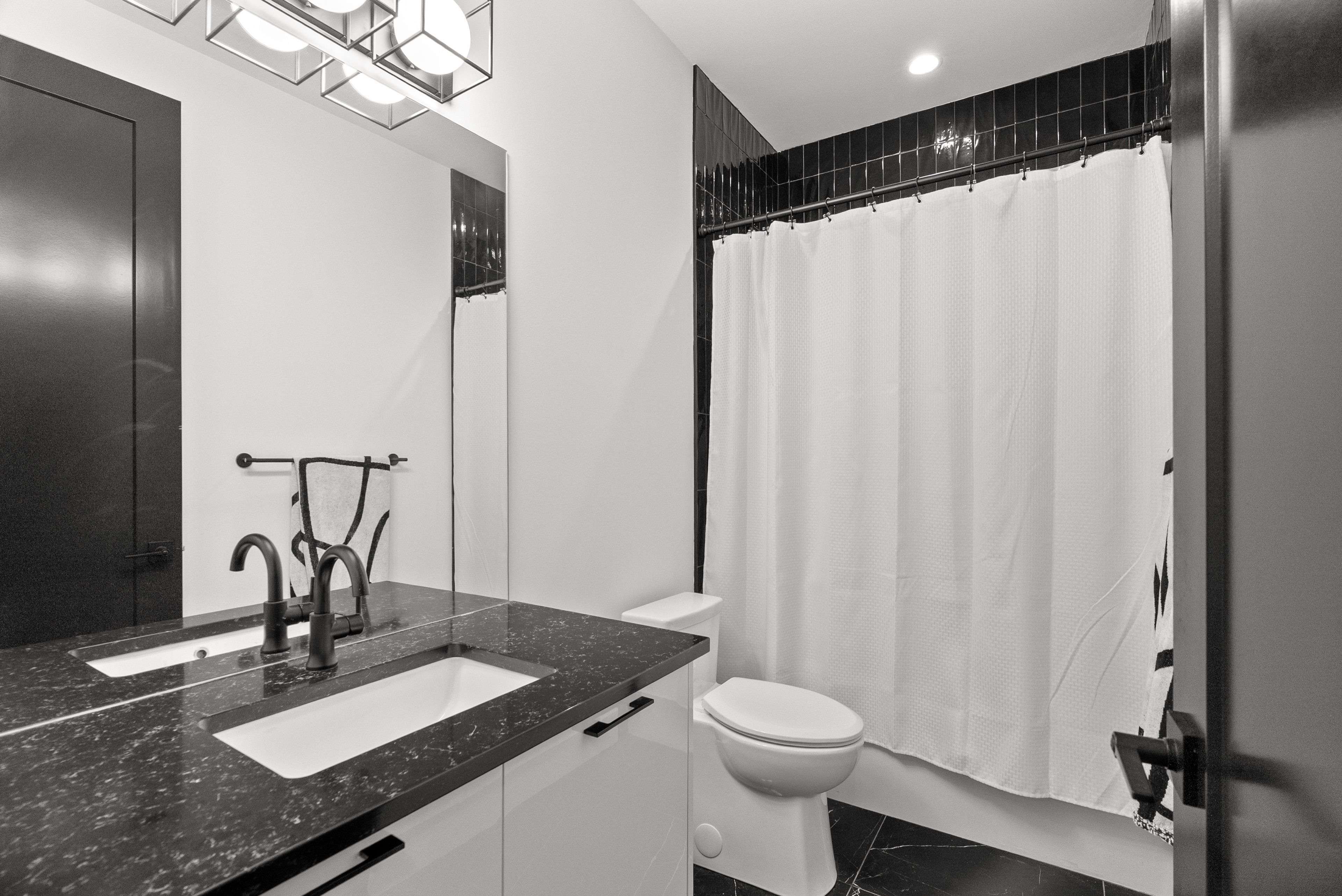 10143 Pinery Bluffs RD, Lambton Shores, ON N0M 1T0