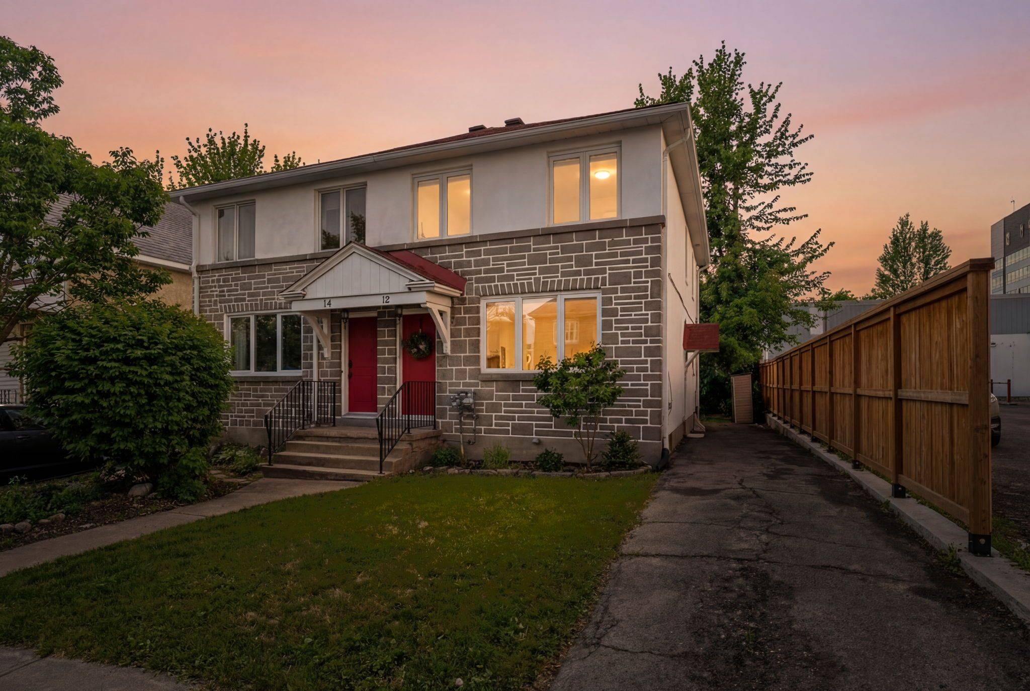 12 Stevenson AVE, Carlington - Central Park, ON K1Z 6N1