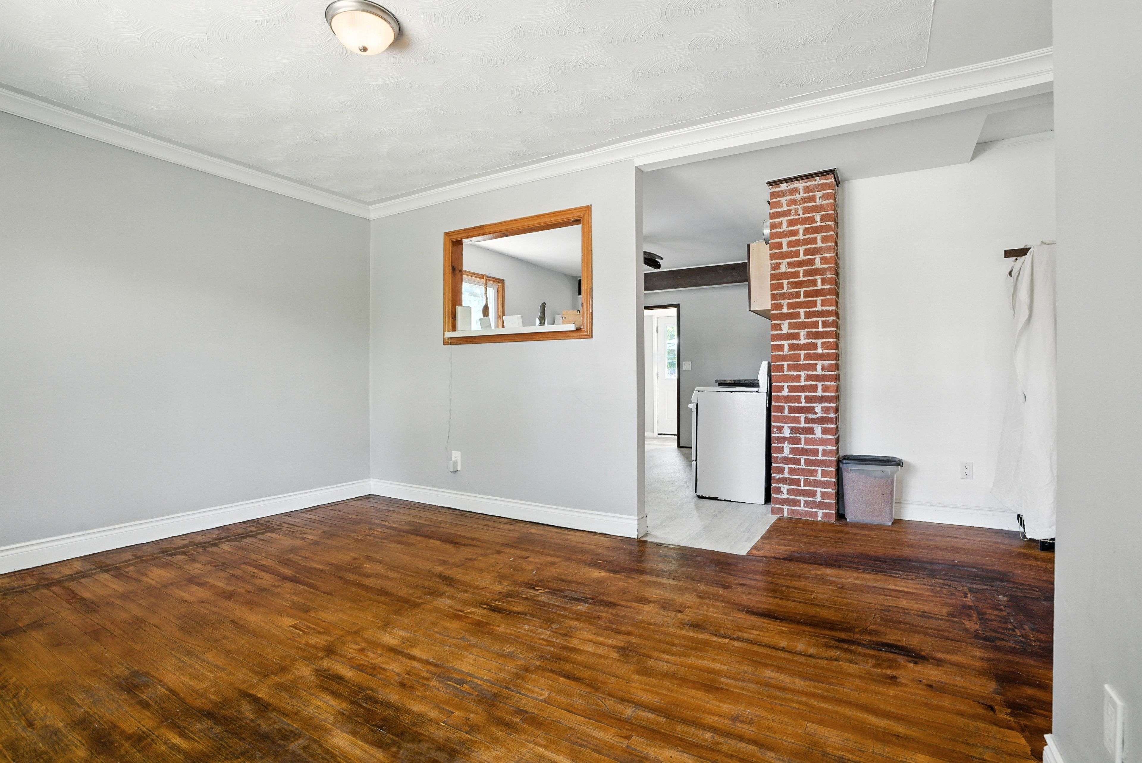 279 Anna AVE, Carlington - Central Park, ON K1Z 7V5