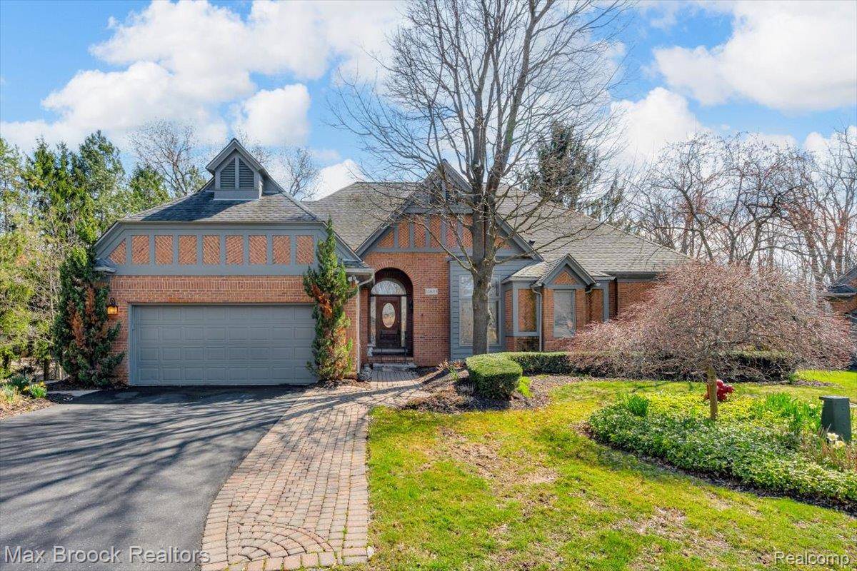 11633 Lorenz WAY, Plymouth Charter Township, MI 48170