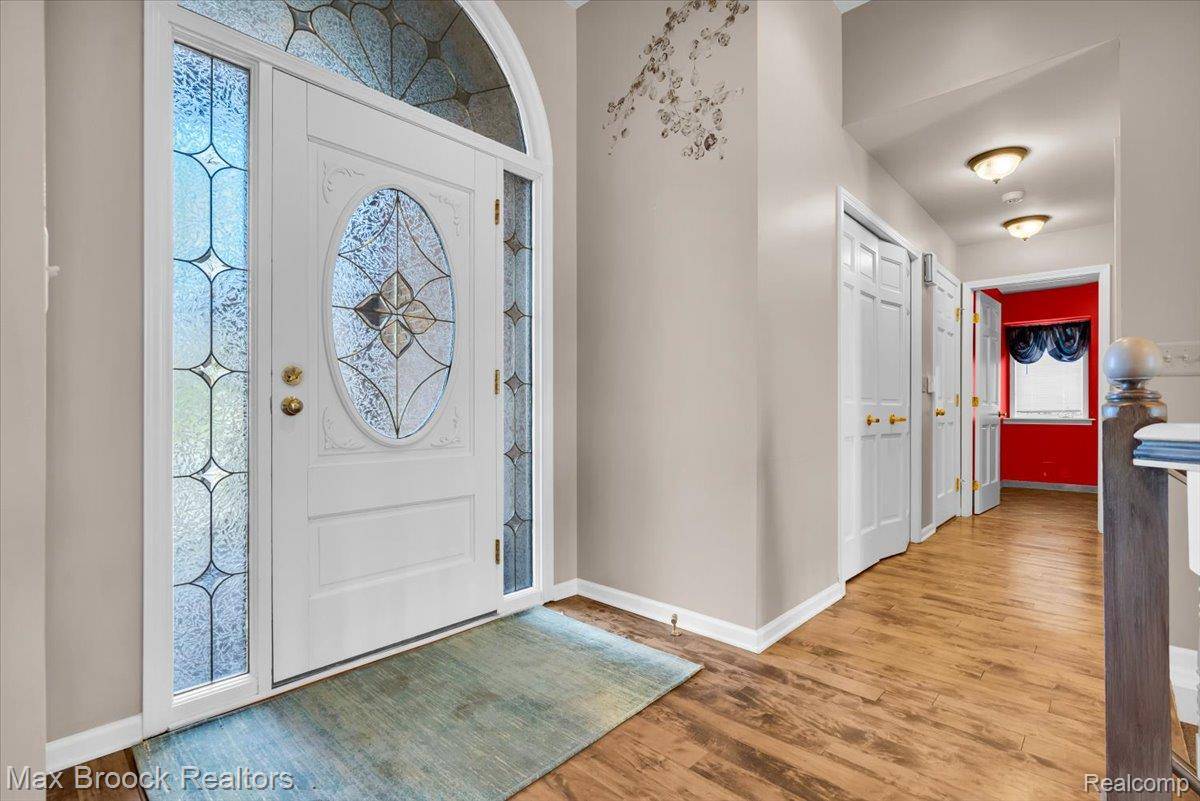 11633 Lorenz WAY, Plymouth Charter Township, MI 48170