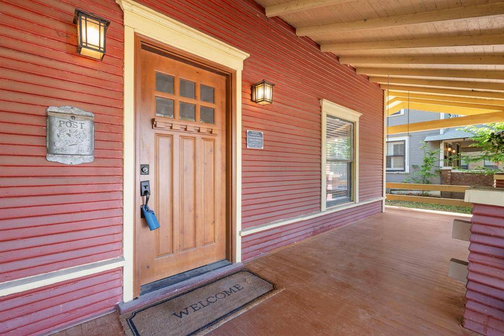 1715 College Avenue, Fort Worth, TX 76110