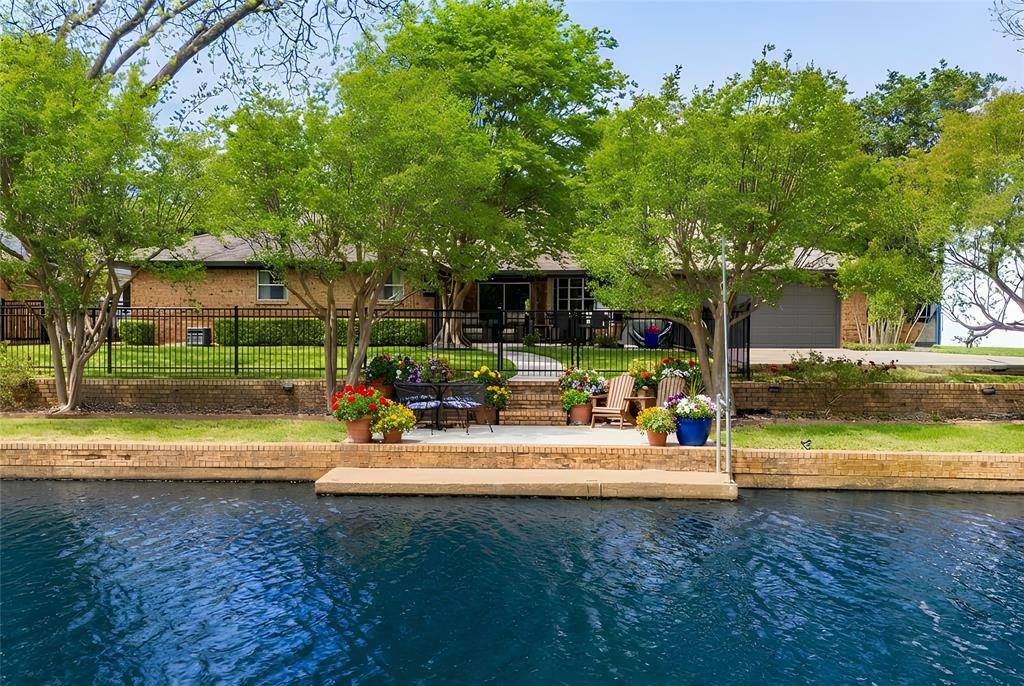 1813 Lakeside Drive, Arlington, TX 76013