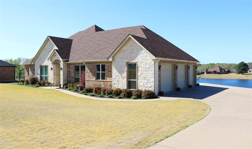 23670 Champion Dr, Lindale, TX 75771