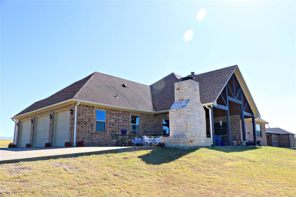 23670 Champion Dr, Lindale, TX 75771