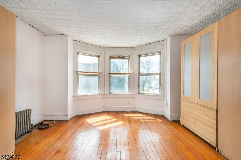 66 Gautier Ave #3R, Jersey City, NJ 07306