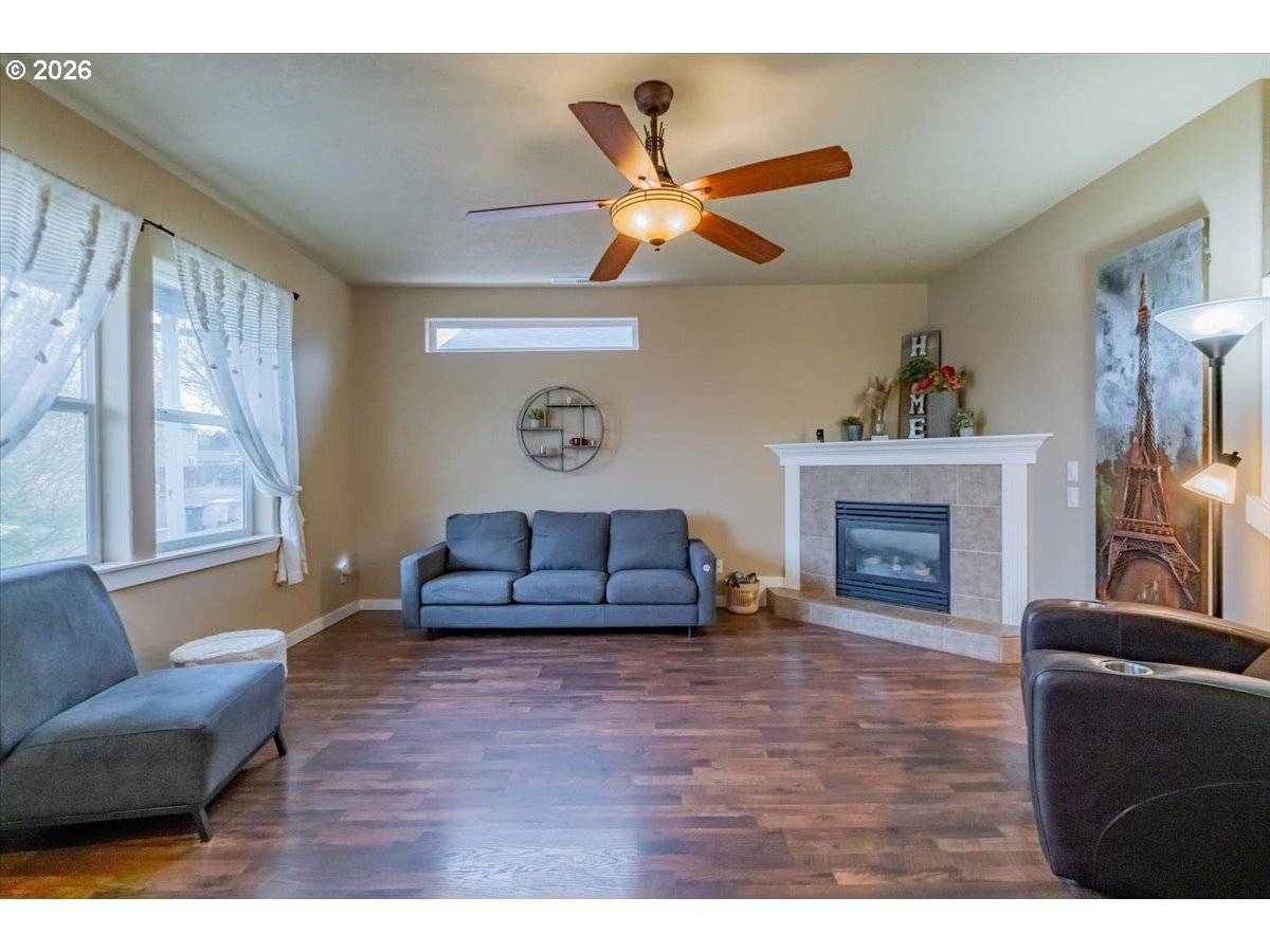 1234 KERRISDALE DR, Albany, OR 97322