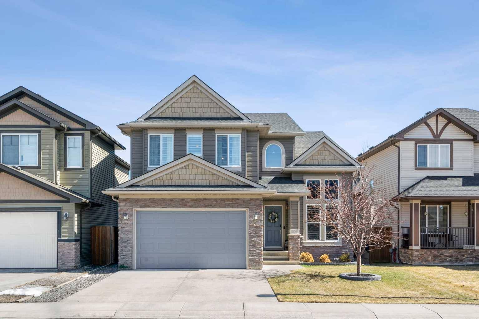 809 Canoe GN SW, Airdrie, AB T4B 3K6