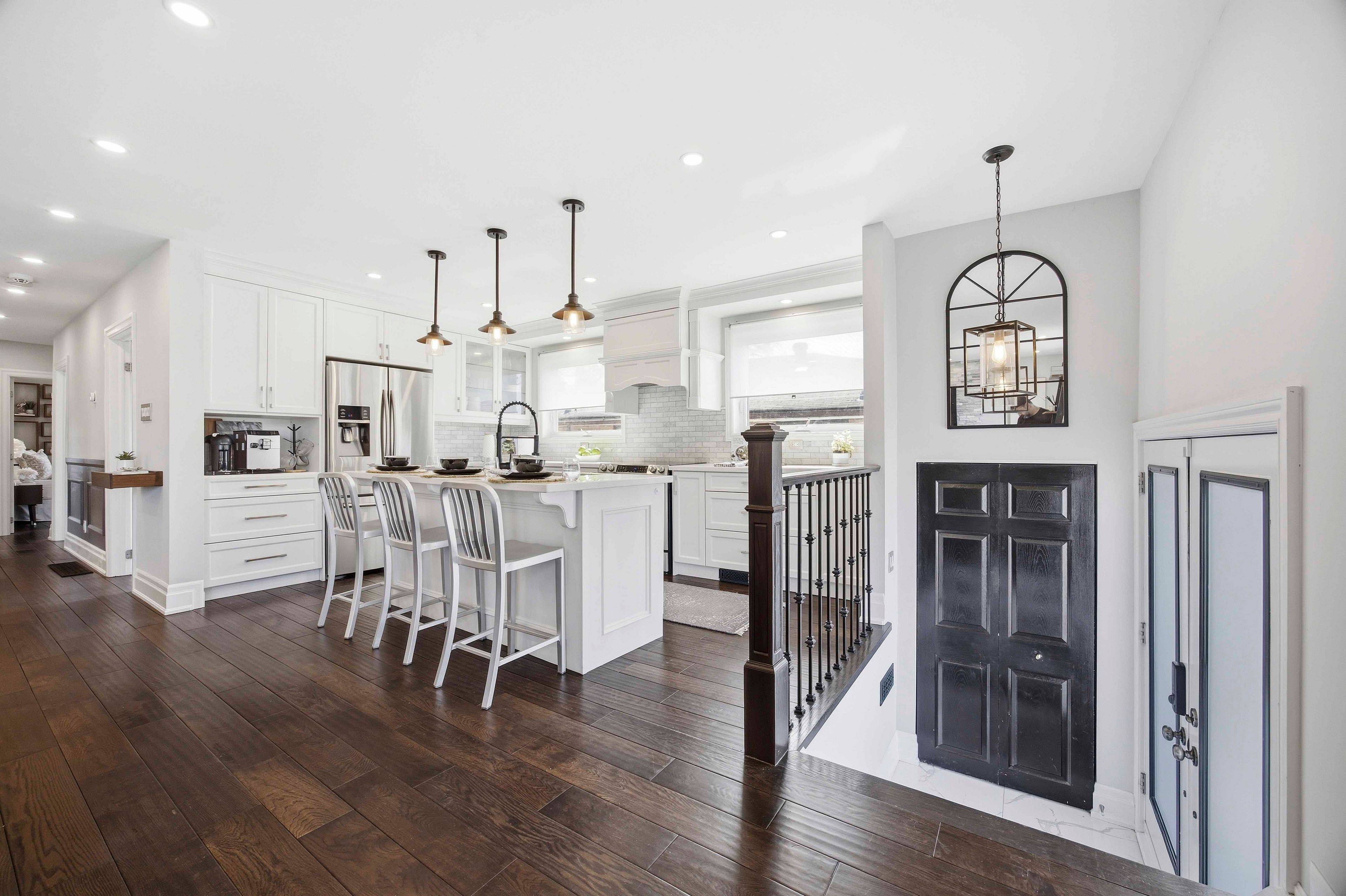 143 Grandravine DR, Toronto W05, ON M3J 1B3