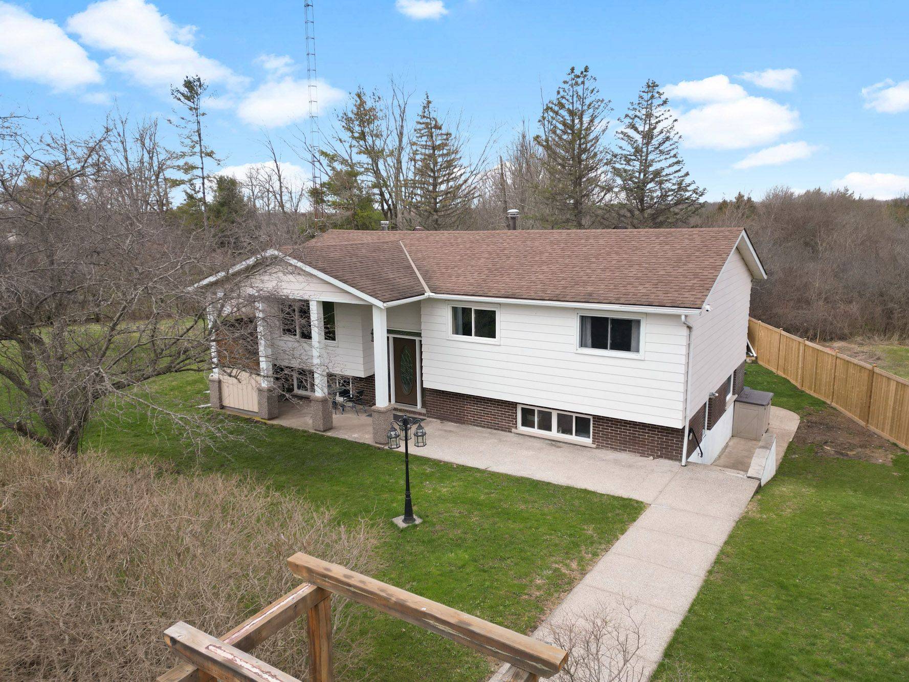 883 Ridge RD N, Fort Erie, ON L0S 1N0