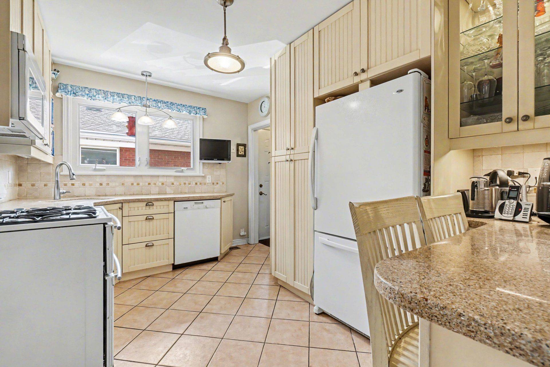 1306 Hanbury ST, Belair Park - Copeland Park And Area, ON K2C 2M2