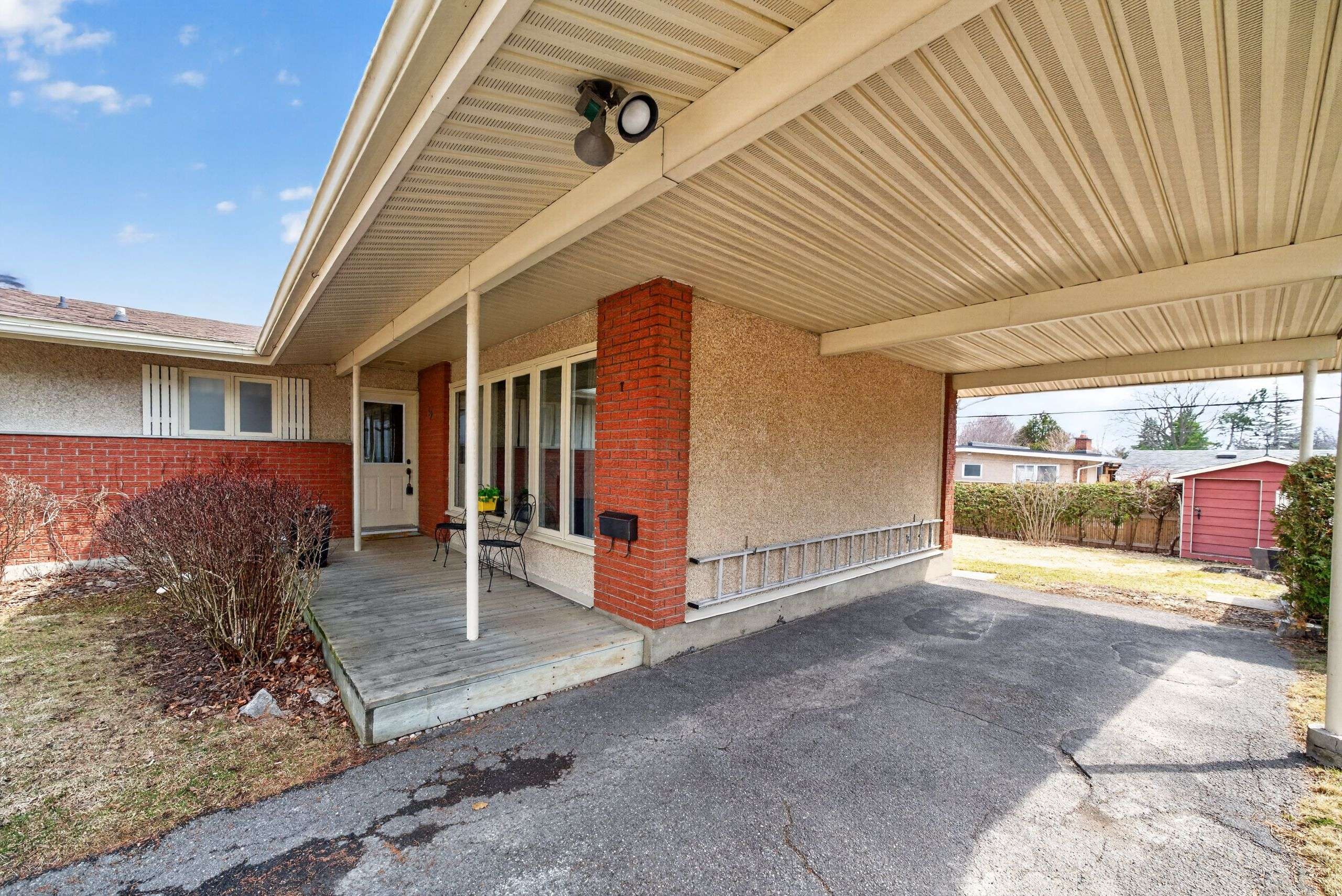 32 Bowmoor AVE, Cityview - Parkwoods Hills - Rideau Shore, ON K2E 6M4