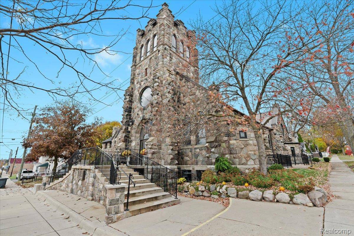 217 E Commerce ST, Milford Village, MI 48381