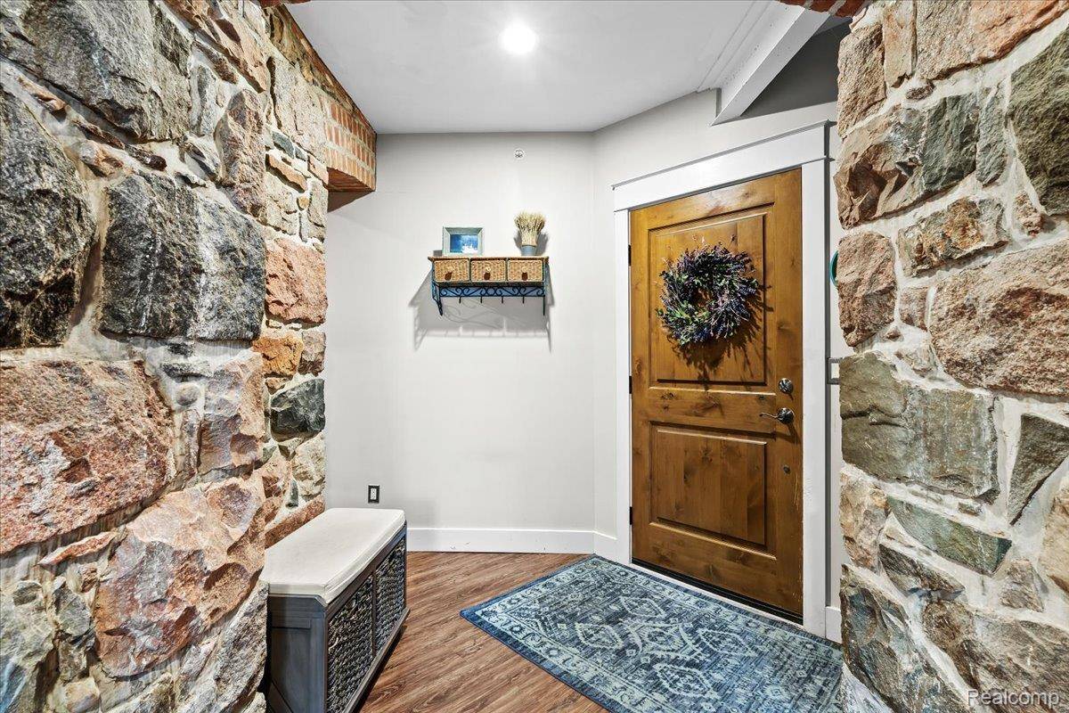 217 E Commerce ST, Milford Village, MI 48381