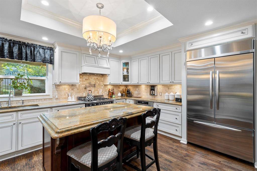 1432 Sylvan Avenue, Dallas, TX 75208