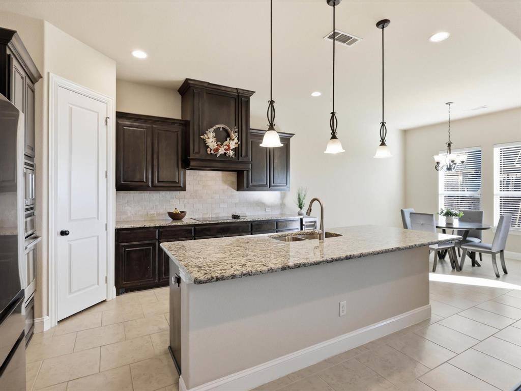 1114 Texanna Trail, Midlothian, TX 76065