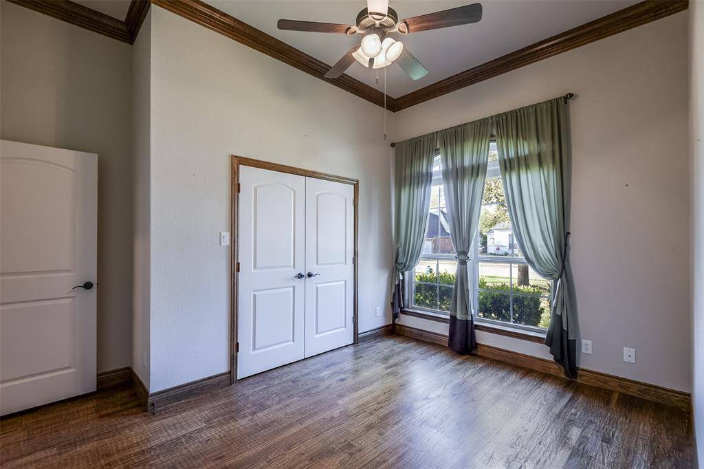 101 Tee Side Drive, Waxahachie, TX 75165