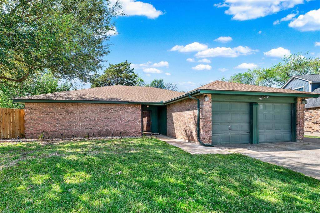 4106 Whitman Lane, Grand Prairie, TX 75052