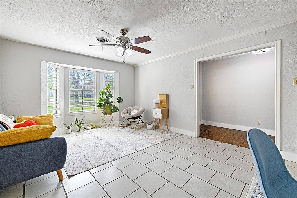 1305 W Grauwyler Road, Irving, TX 75061