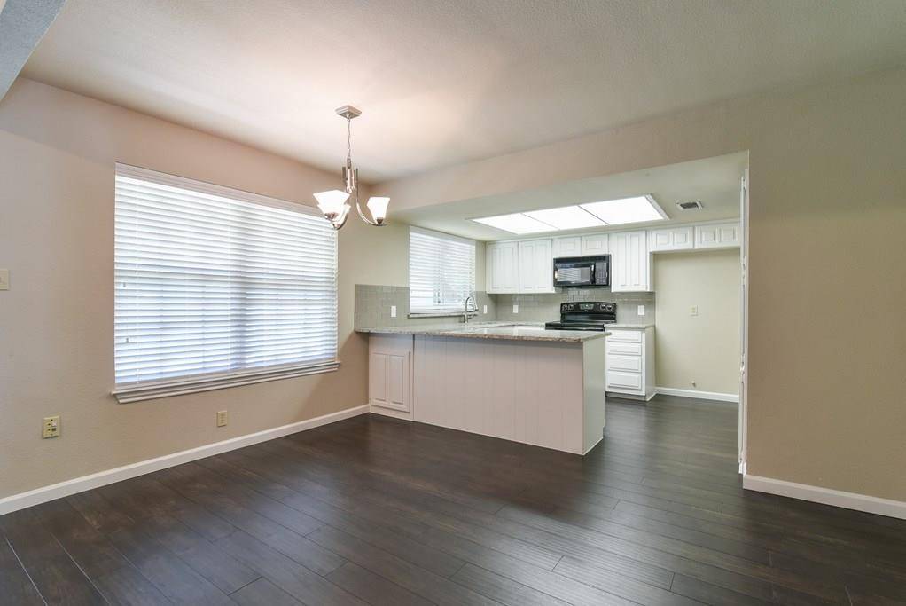 1808 Overbrook Drive, Arlington, TX 76014