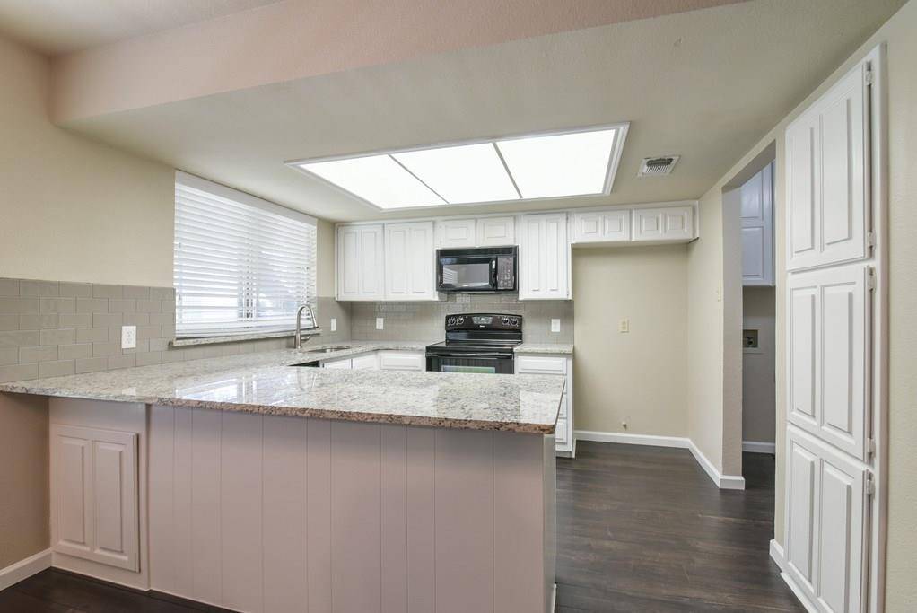 1808 Overbrook Drive, Arlington, TX 76014