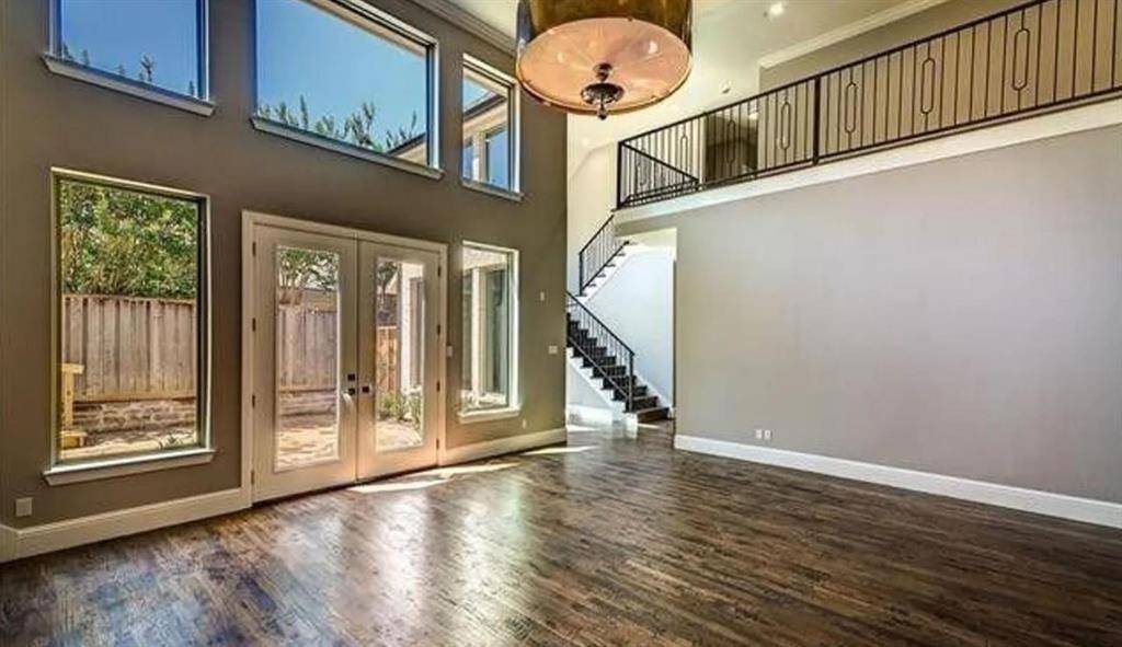 10532 Barrywood Drive, Dallas, TX 75230