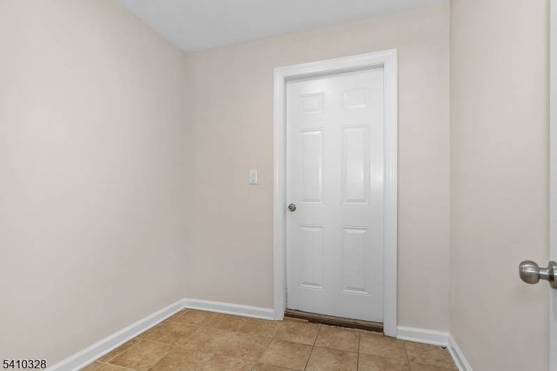 129 Main St #3, Bloomingdale Boro, NJ 07403