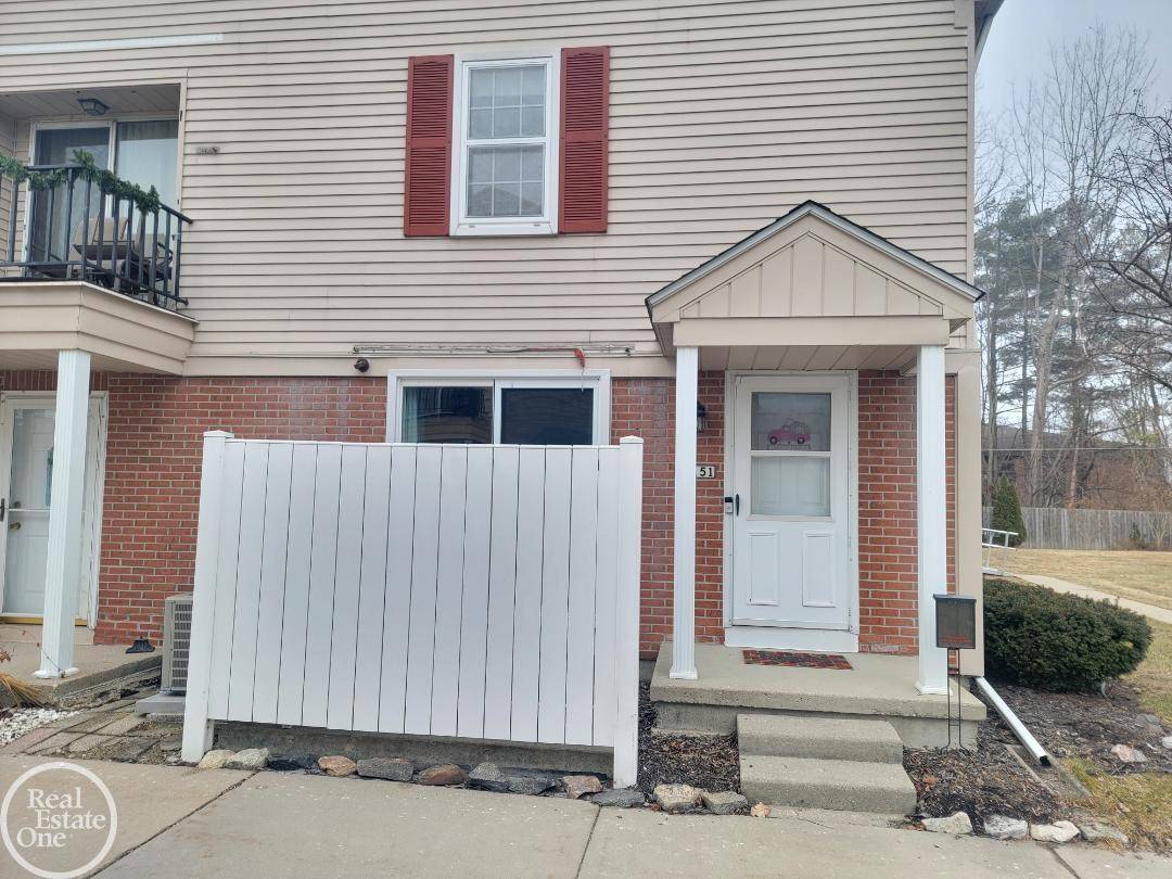 24151 Meadowbridge DR, Clinton Twp, MI 48035