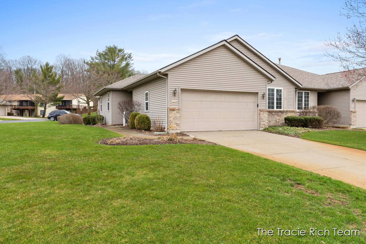 4889 Castle Hill CT NE, Rockford City, MI 49341