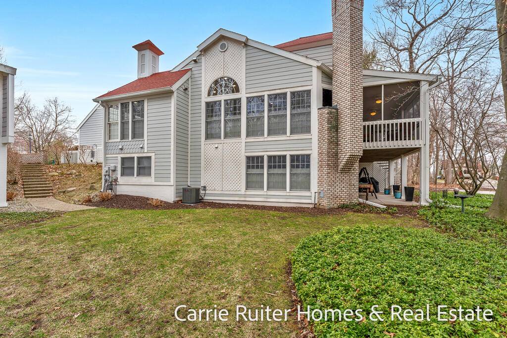 16919 Landing LN, Ferrysburg City, MI 49456