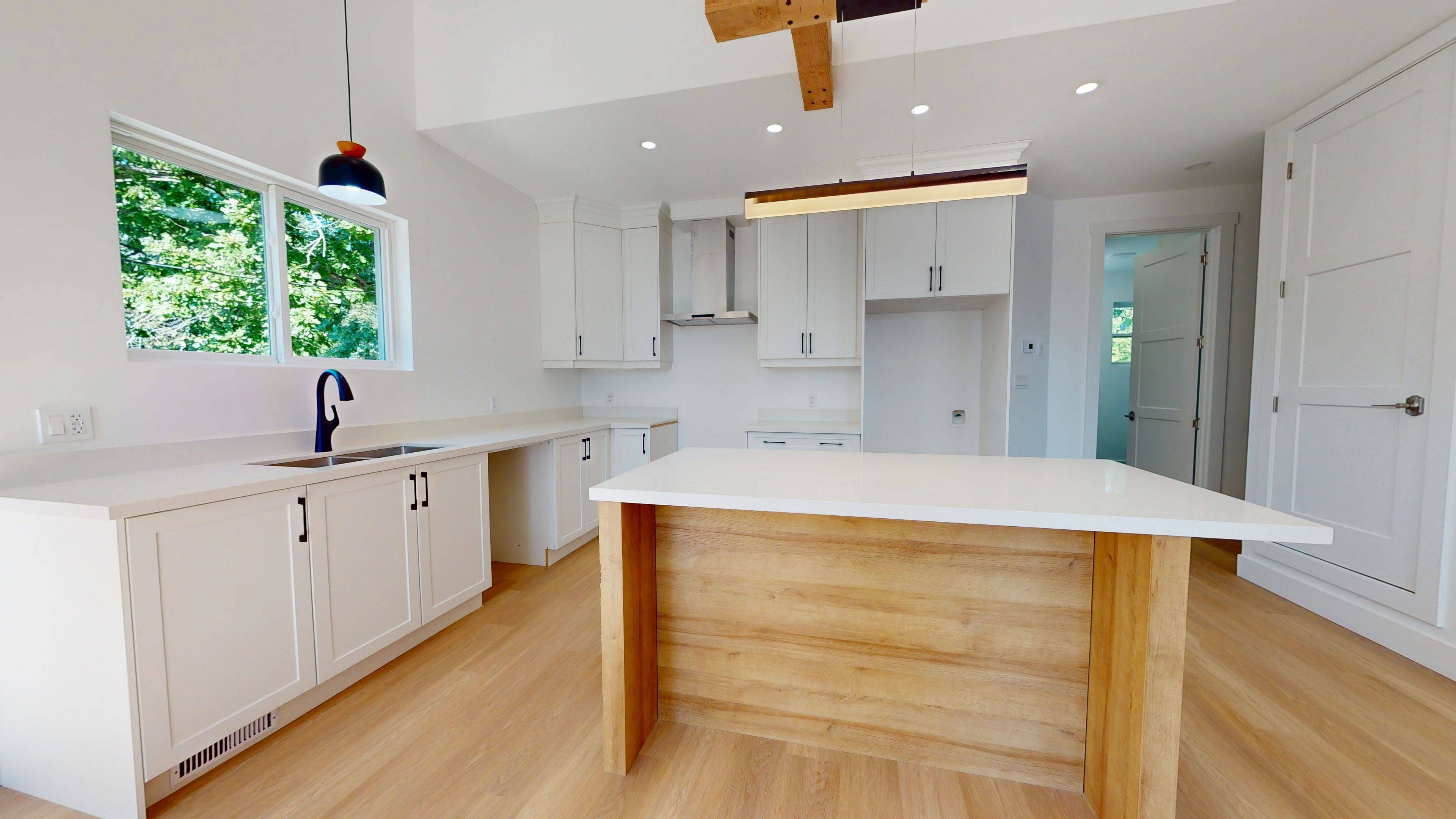 60 Gray ST, Severn, ON L0K 1E0