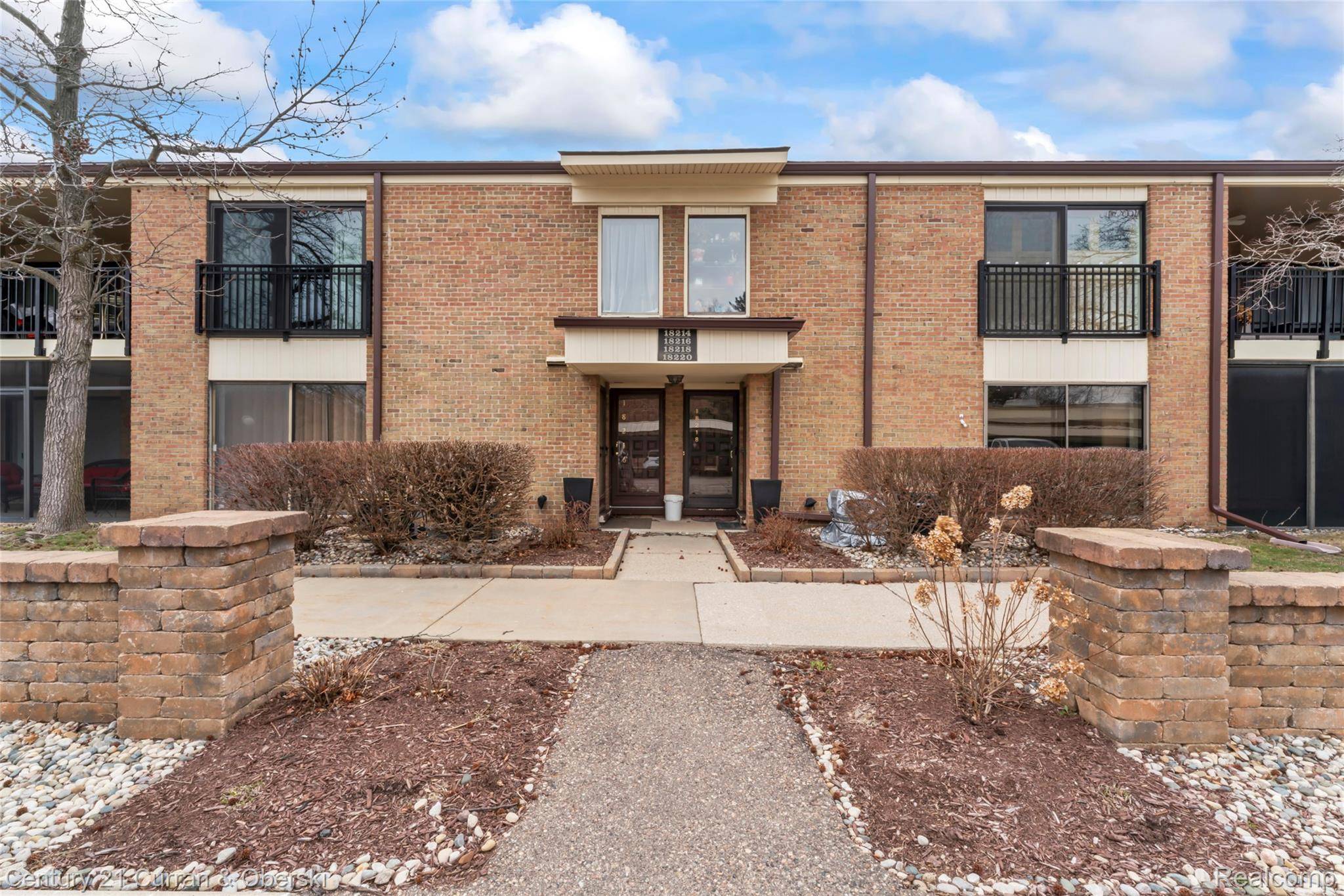18220 University Park DR #28, Livonia, MI 48152