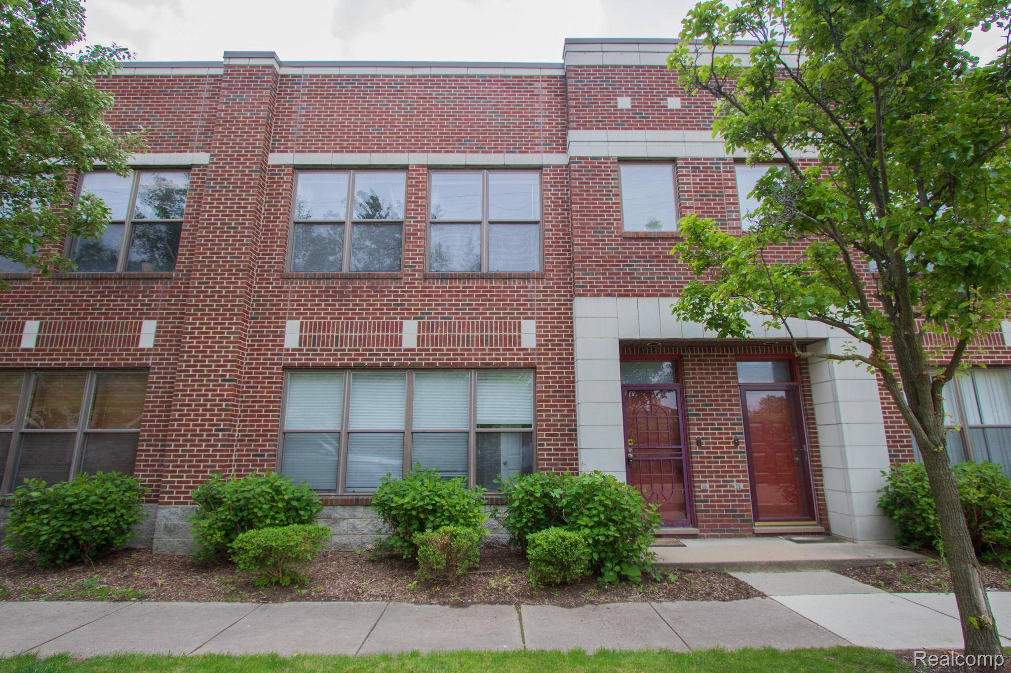 68 W Bethune ST, Detroit, MI 48202