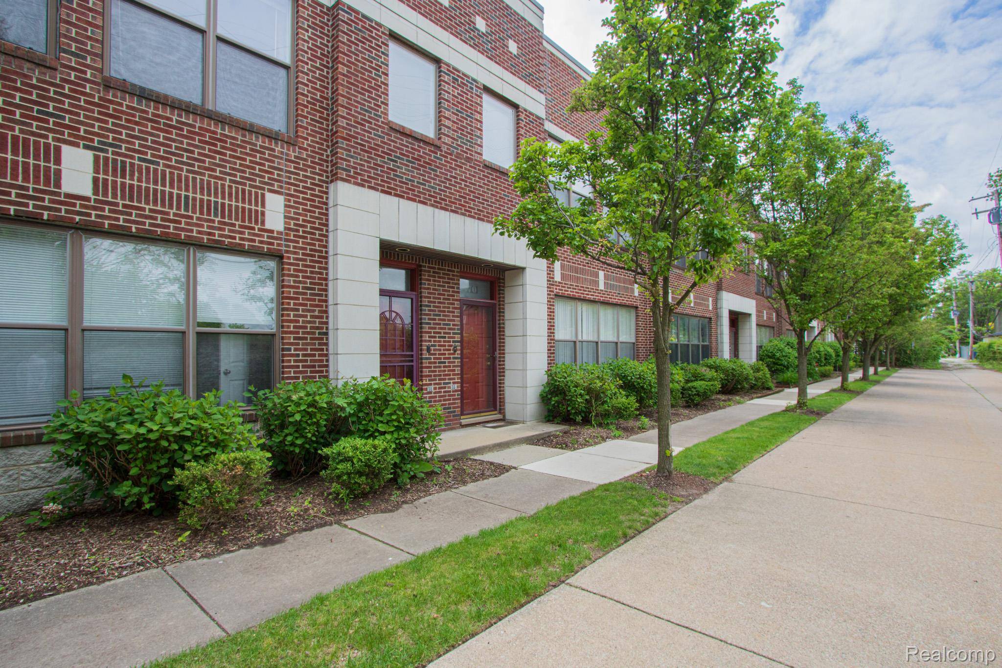 68 W Bethune ST, Detroit, MI 48202