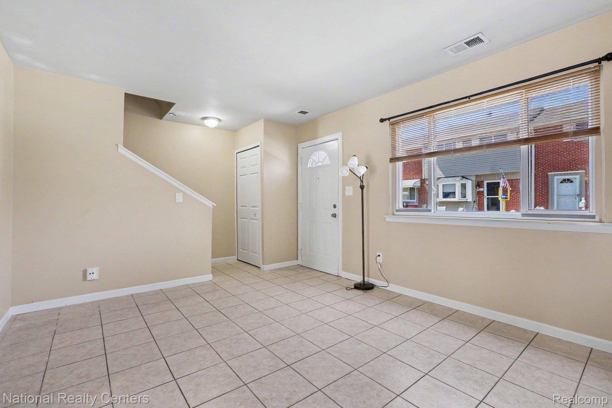 29114 Manchester ST #69, Westland, MI 48185