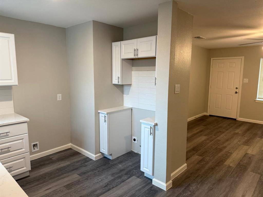 925 Bluewood Drive, Dallas, TX 75232