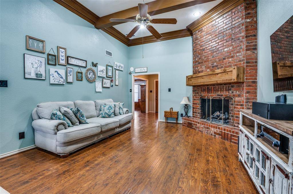 208 Catawba Road, Waxahachie, TX 75165