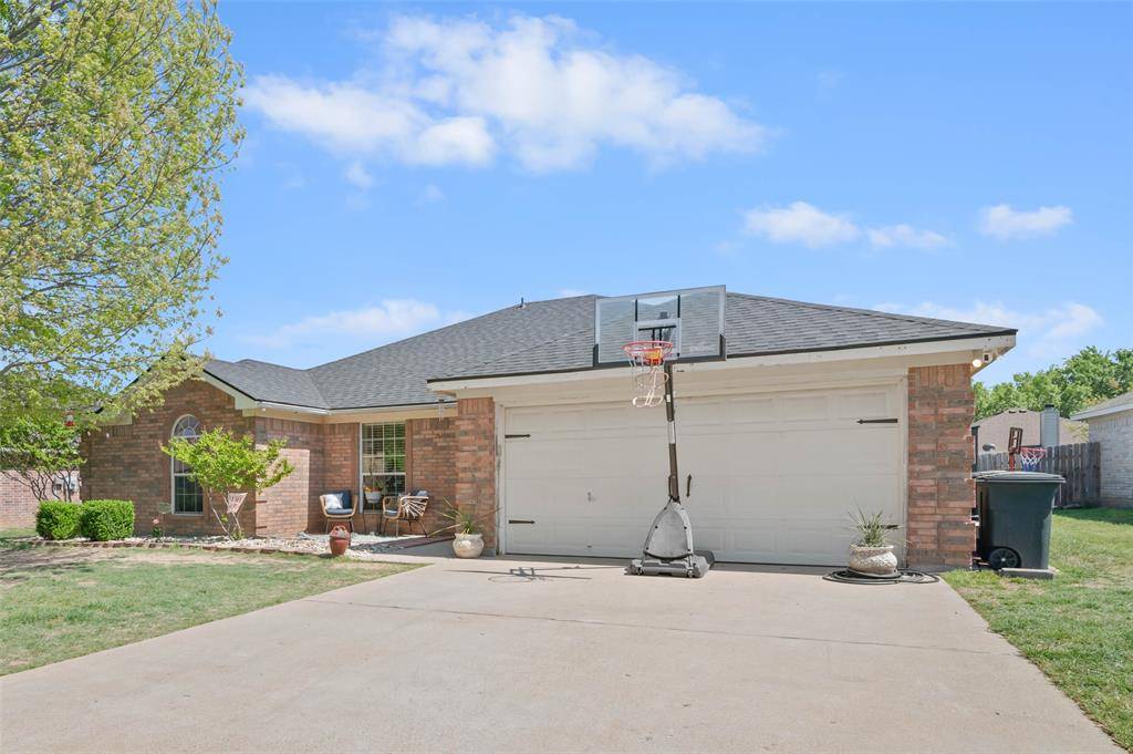 250 Wellington Trail, Weatherford, TX 76085