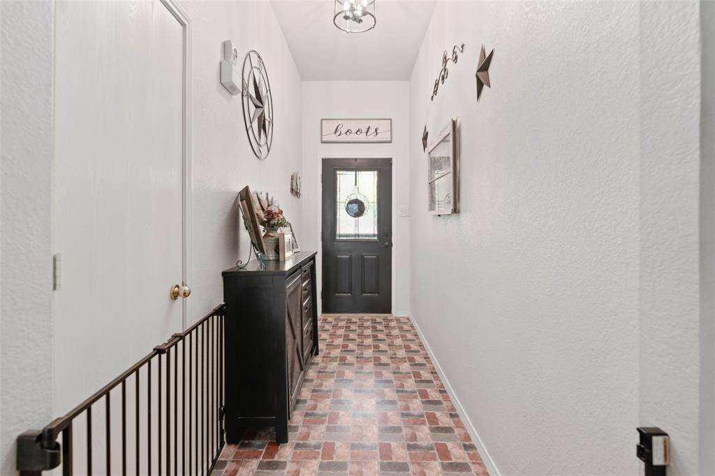 250 Wellington Trail, Weatherford, TX 76085