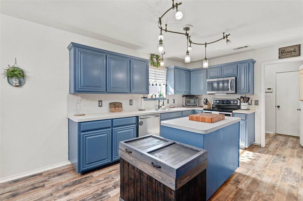 250 Wellington Trail, Weatherford, TX 76085